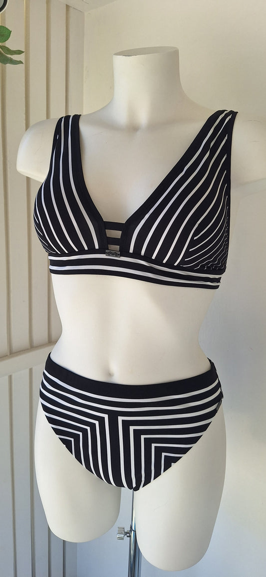 Black/white stripes bikini set