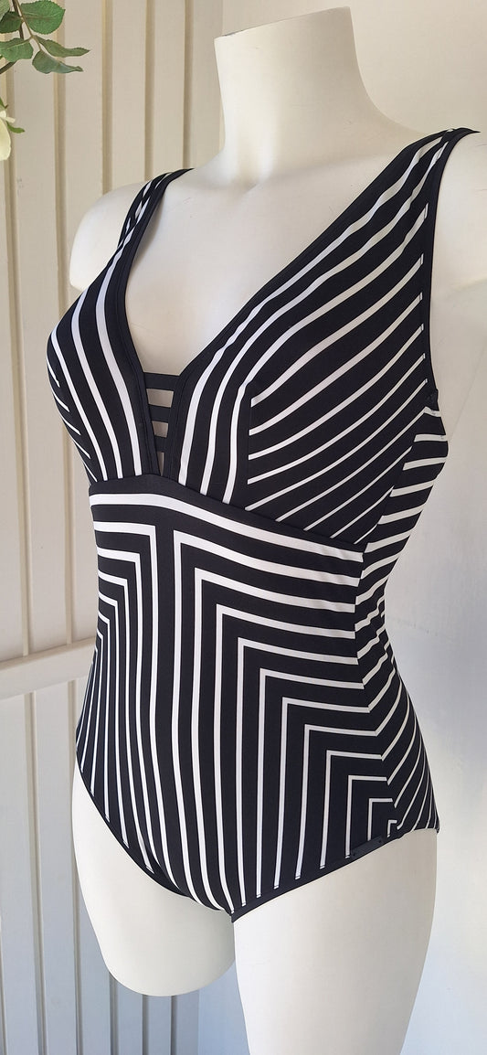 Black/white stripes swimsuit