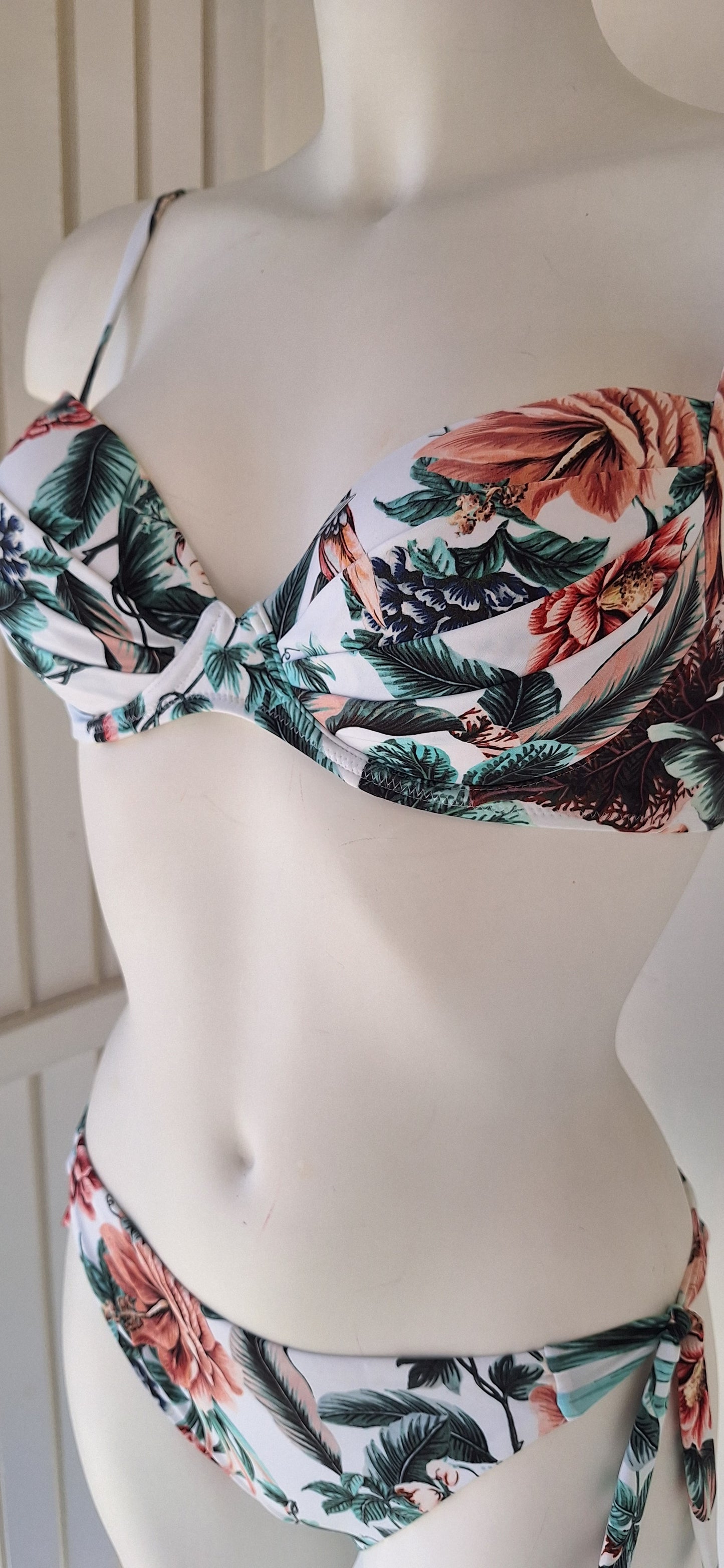 Floral Maryan M. Bikini set